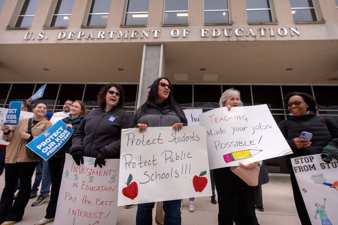 Teachers demand the Trump administrator for stopping the payment plans for affordable student loans