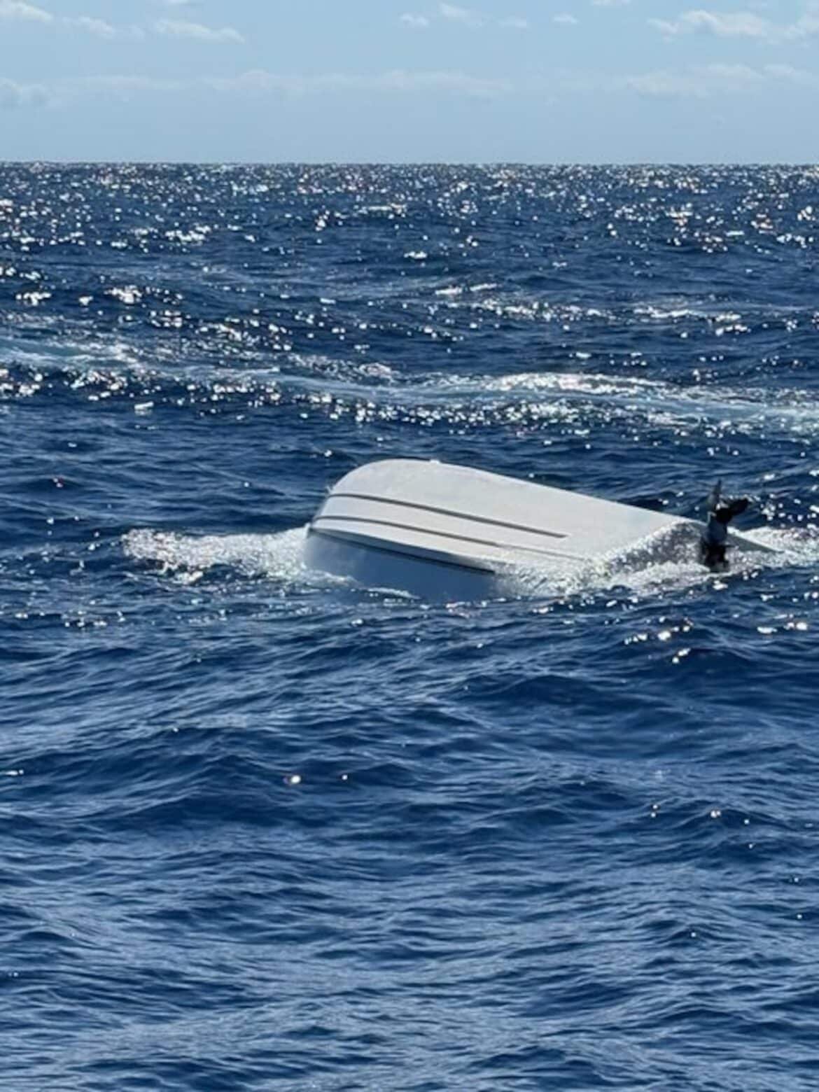1 dead, 4 rescued, others missing after the boat overturned outside the Florida coast