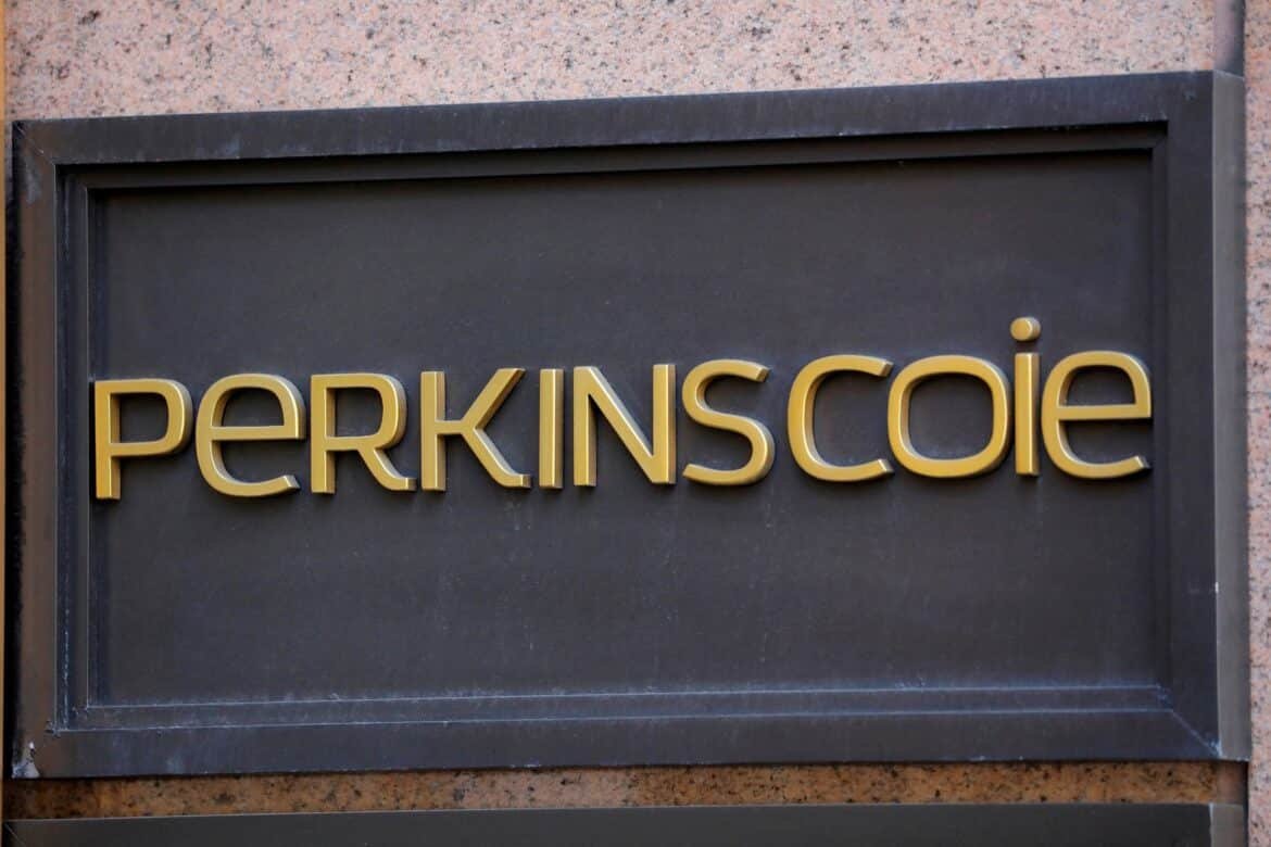 More than 500 law firms sign a brief demand for More than 500 law firms sign a brief demand for Perkins Coie against Trump