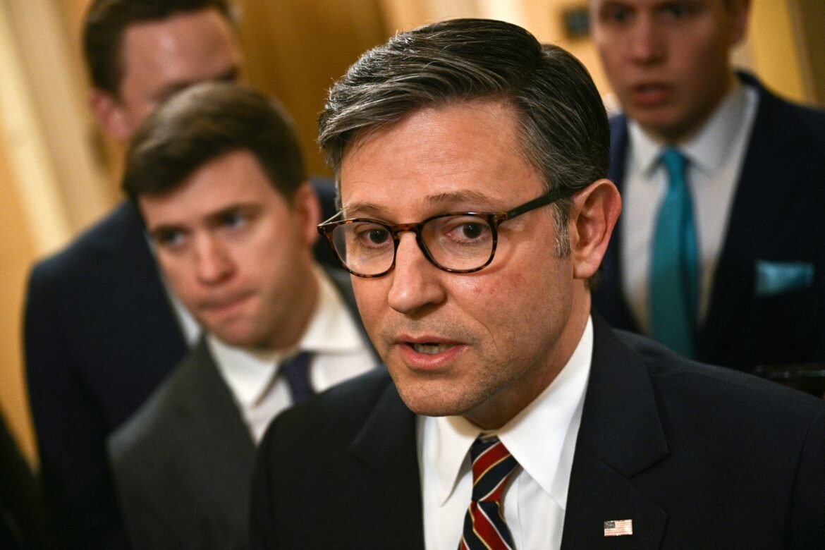 Republicans of the House of Representatives vote on the Budget Plan backed by Trump despite the opposition of the hard line