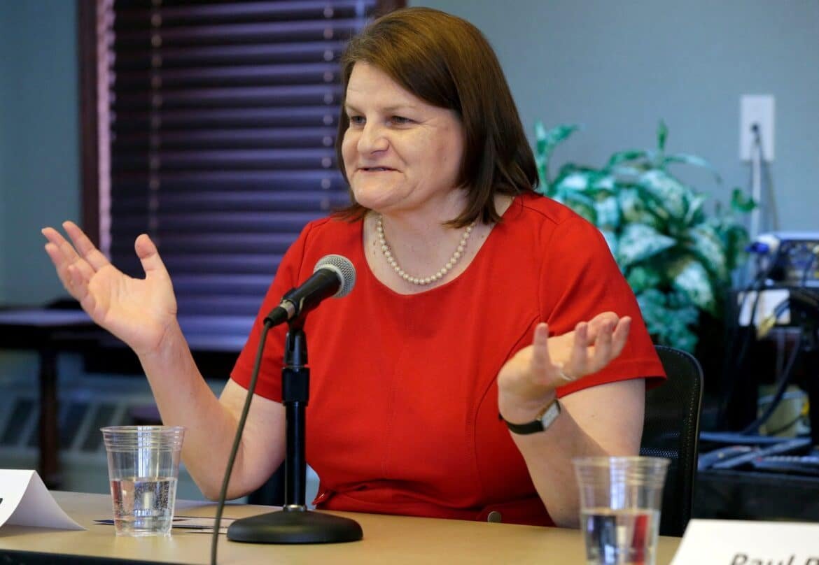 Milwaukeeh Judge Hannah Dugan accused of a large jury for federal charges