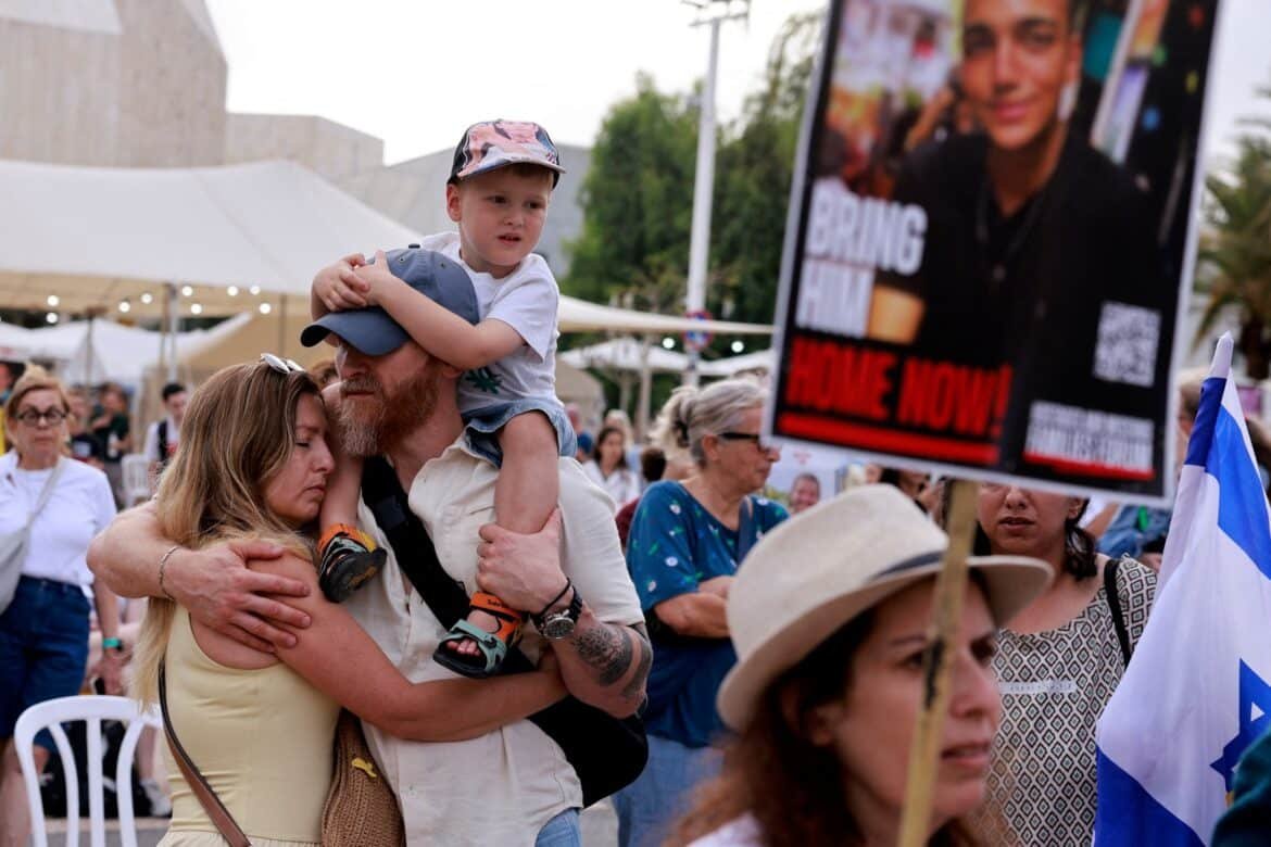 Photo: The Israelis meet in the hostages in Tel Aviv on May 12, 2025 in advance of the launch of the Israeli captive, Edan Alexander. 