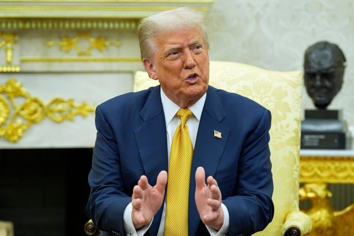 Trump accuses Obama of 'betrayal' in the Oval office