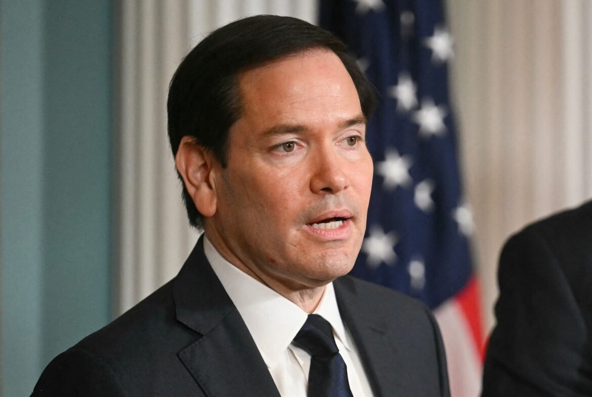 Live updates of the Trump-Poutin Summit: Trump says he thinks Putin and Zelenskyy "will do peace"