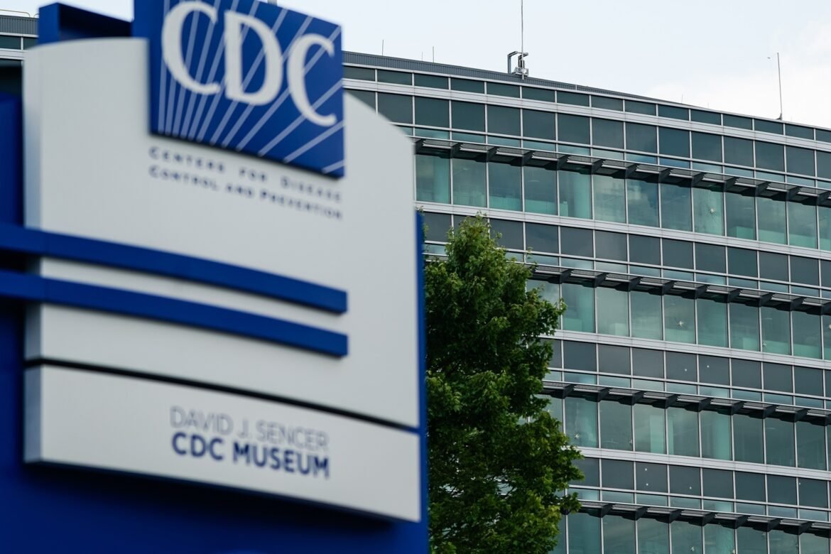 Mass dismissals, resignations and important vaccine policy changes: agitation timeline in CDC