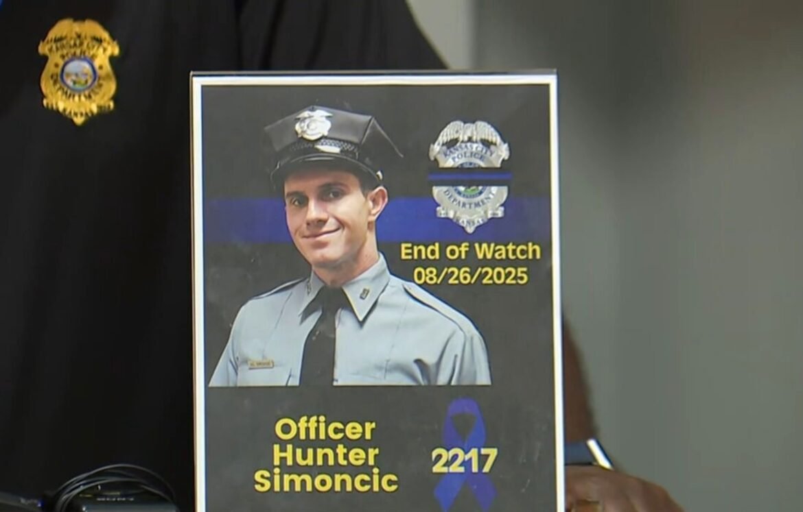 Officer killed during police persecution after the suspect attacks him intentionally: the police
