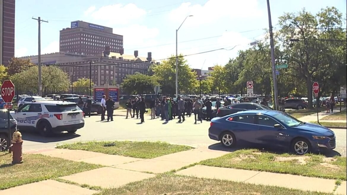 Suspect accused of shooting ex -wife in a detainee hospital