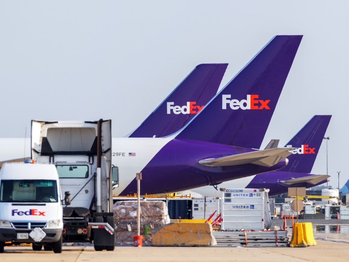 Photo: Washington Dulles International Airport - Fedex