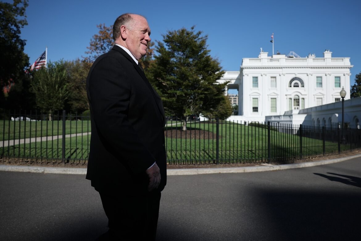 The Doj finished the investigation of 'border tsar' Tom Homan for allegedly accepting $ 50k in the FBI sting: Fuentes