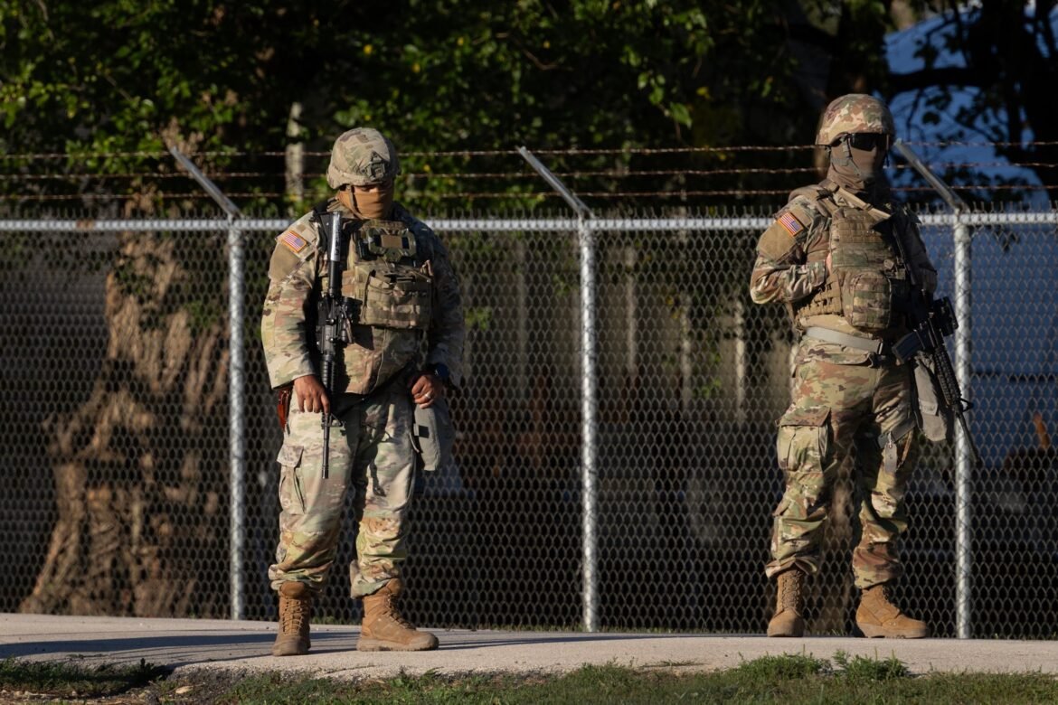 PHOTO: National Guard arrives at Army Reserve Training Center south of Chicago