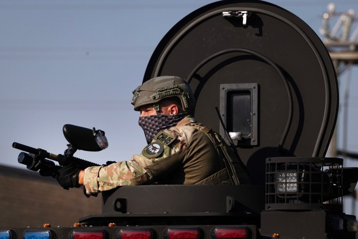 National Security requests that the National Guard be sent to Chicago despite the protests of local leaders