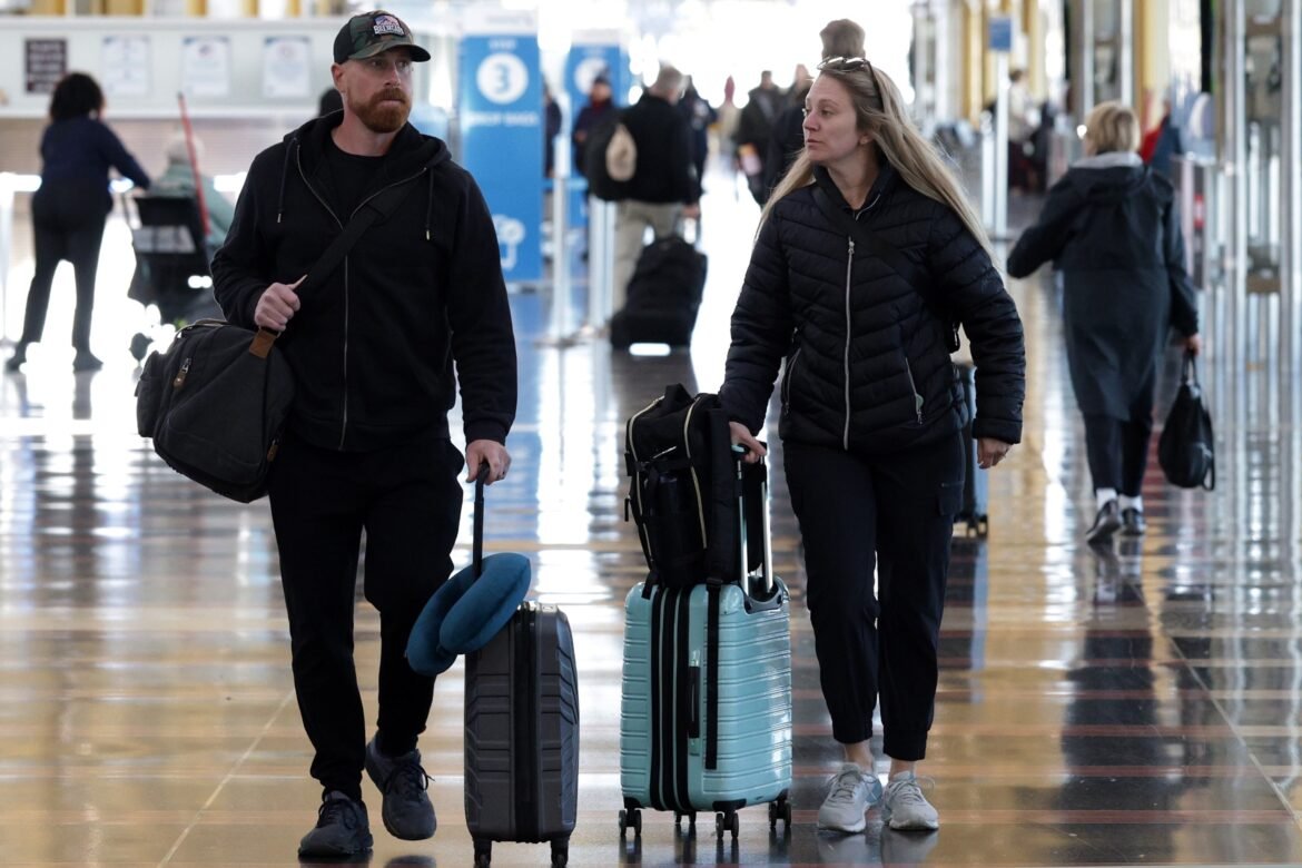 Flight reductions to remain at 6% amid 'rapid decline in controller calls': DOT